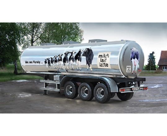 1:24 ''THE FAMILY'' TANK TRAILER Monivärinen