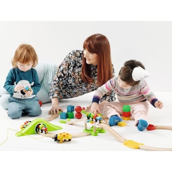 BRIO tågkrets i trä My First Discovery Circuit - 18-delad boxsats - Från 18 månader