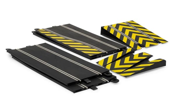 Scalextric C8194 - Jump and Side Swipe