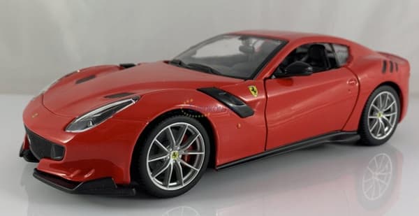 FERRARI F12 TDF rød model Bburago 26021