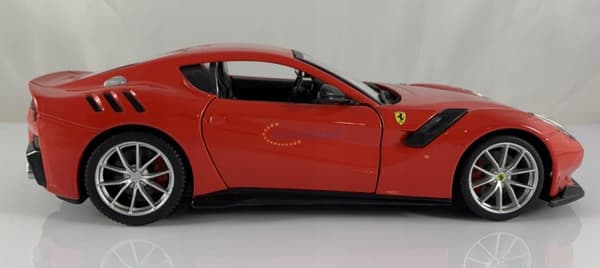 FERRARI F12 TDF rød model Bburago 26021