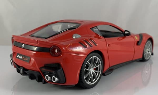 FERRARI F12 TDF rød model Bburago 26021