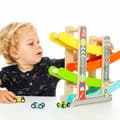 Pikkukuva 7 / 8: Puinen autonkuljetusrekka rampilla Moltó