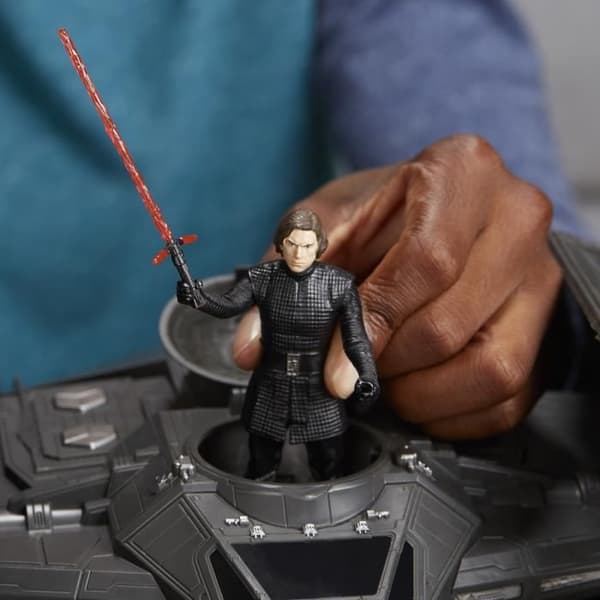 STAR WARS - Tie Silencer Vehicle + Kylo Ren Figure 10cm - HASBRO - Ljud, specialeffekter och projektil ingår