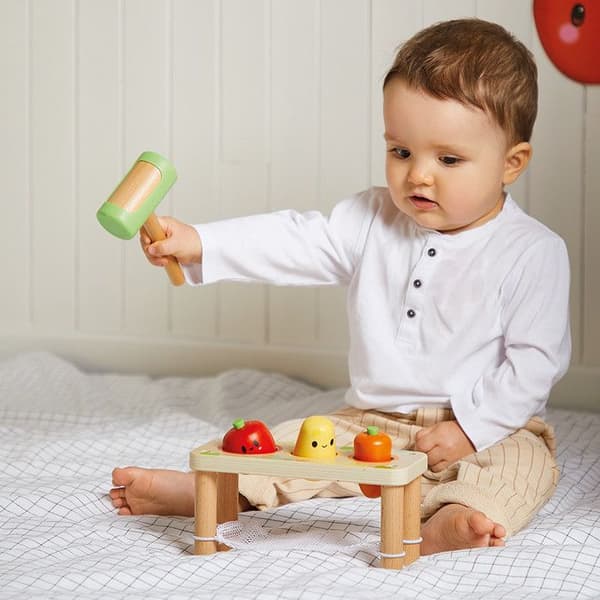 Taptap Farm Grönsaker - Barns tidig inlärningsleksak - 3 Grönsaker från trädgården + 1 Mallet - FSC Wood - Från 12 månader