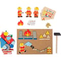 Miniatyrbild 2 av 4: Trähammarspel för barn - SMÅFOT - Brandmän - Korkbräda - Från 6 år