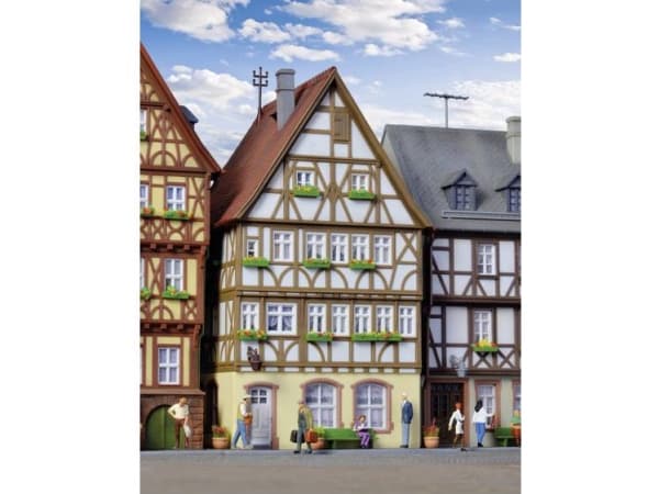 Fagwerkhaus på markedet i Miltenberg H0 Kibri 38903