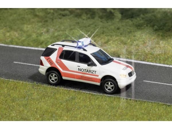 Nödfordon modell H0 Busch 5631 Mercedes Benz