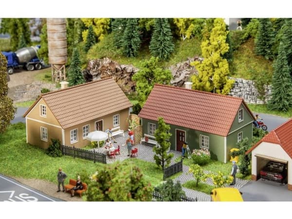 2-stycken set byhus H0 Faller 130607