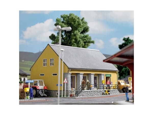 Landvare-hus H0 Busch 1381