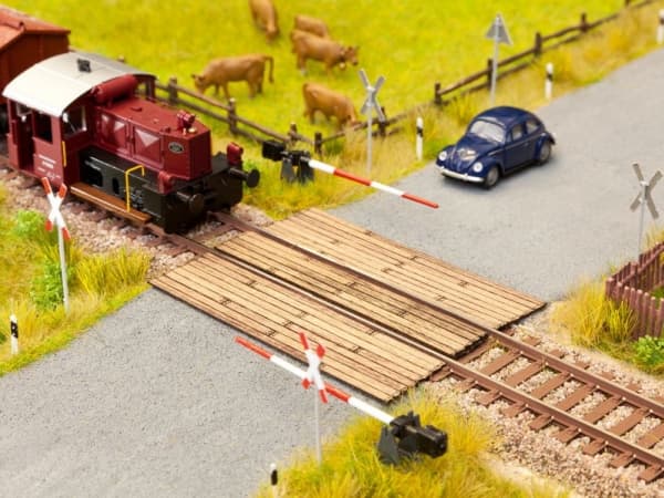 VIELÄ 14305, HO (1:87)