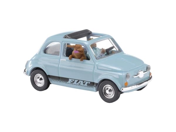 Busch 48735 H0 Personbil model Fiat 500 med fører og hund