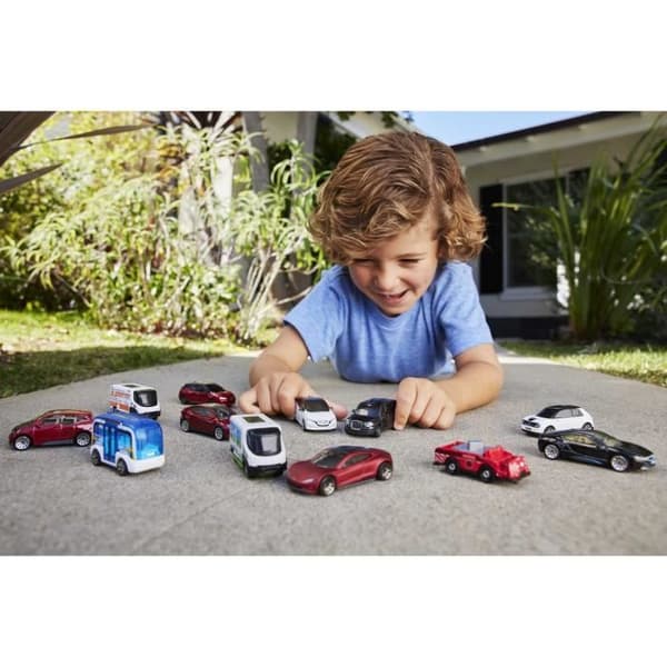 MATCHBOX Realistinen ajoneuvo (satunnainen malli) - Pieni auto - 3 vuotta ja vanhemmille Mattel - C0859