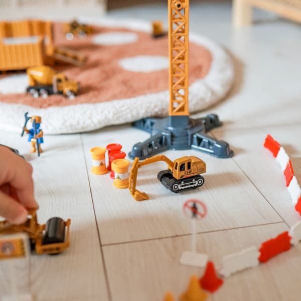 WOOPIE Truck 6-in-1 rakennussarja nosturilla, jousilla ja tarvikkeilla