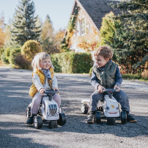 FALK Baby Valtra Hvid Traktor med Trailer + Tilbehør fra 1 år