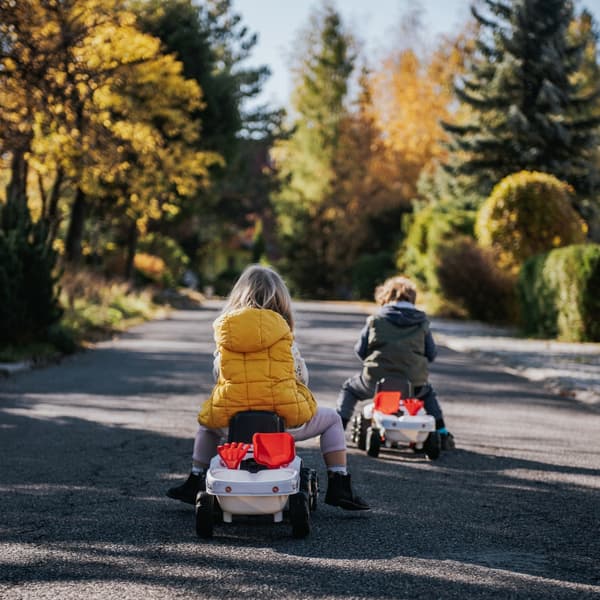 FALK Baby Valtra Hvid Traktor med Trailer + Tilbehør fra 1 år