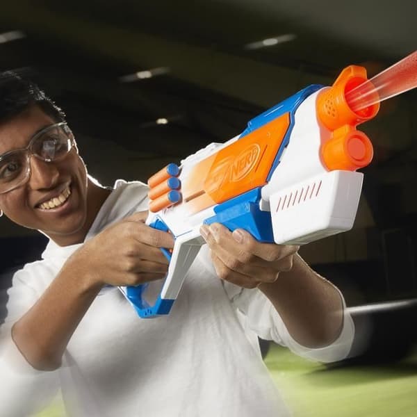 Nerf NSeries Strikeback Dart Blaster, 18 dart, 8 år och uppåt