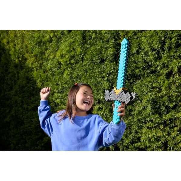 Minecraft Svärd och Spade 2 i 1, tillbehör inspirerat av "Minecraft: Filmen", JFR72 Mattel, rollspel.
