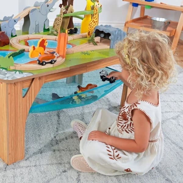 Kidkraft  Adventure Tracks Saferi Tåg lekbord m. tillbehör