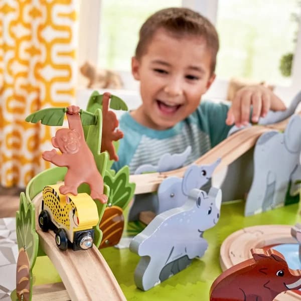 Kidkraft Adventure Tracks Saferi Tåg lekbord m. tillbehör