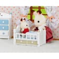 Pikkukuva 2 / 3: Sylvanian Families Suklaapupuvauva-setti (vauvansänky)
