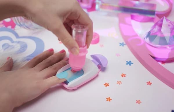 Cool Maker Go Glam Mani - Mask Nail Studio
