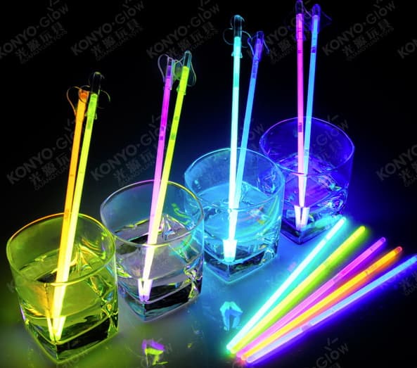 Glowstick DrinkPinne 15-pakning med langvarig lyskraft