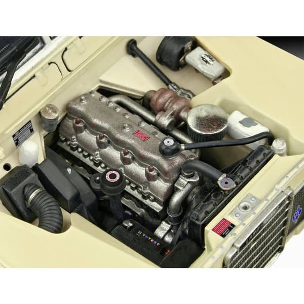 Revell 07056 Land Rover Series III LWB (commercial) Bilmodell byggsats 1:24