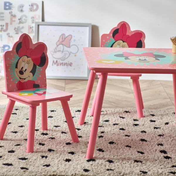 Minnie Mouse bord och stolar