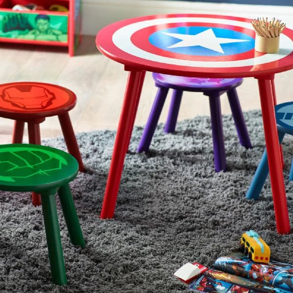 Avengers bord och stolar