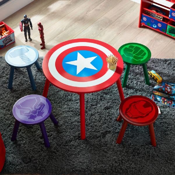 Avengers bord och stolar