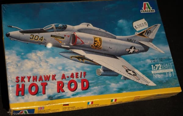ITALERI SKYHAWK HOT ROD A-4E/F 1:72 1980 TALS MODELL