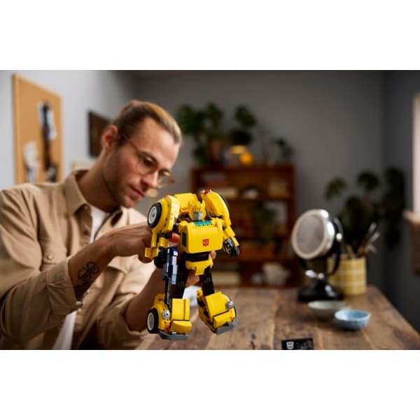 LEGO Icons 10338 - Bumblebee