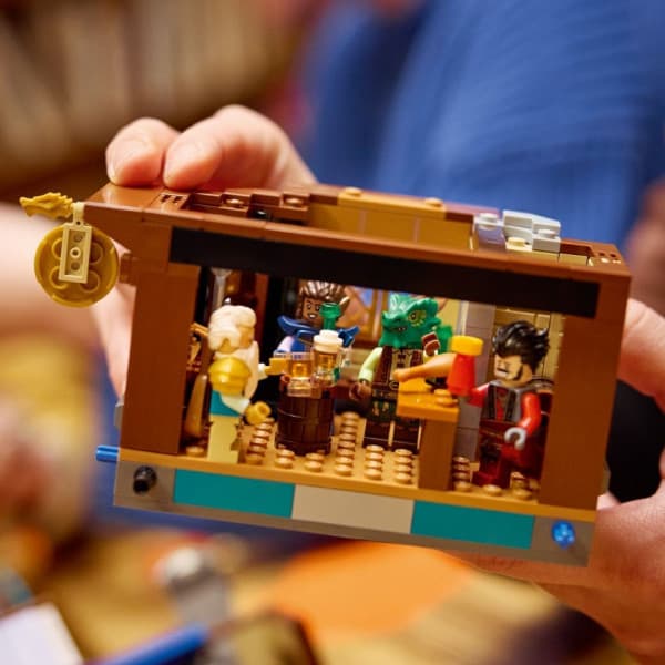 LEGO Ideas 21348 - Dungeons & Dragons: Punaisen lohikäärmeen taru