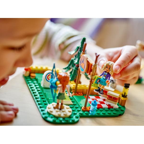 LEGO Friends 42622 - Seikkailuleirin jousiammuntarata