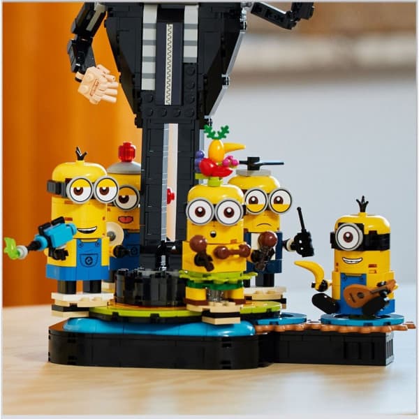 LEGO Minions 75582 - Palikoista rakennettavat Gru ja kätyrit