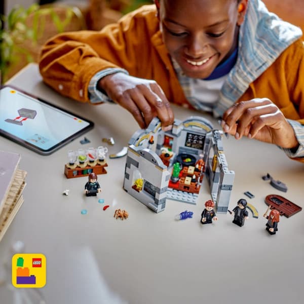 LEGO Harry Potter™ Hogwarts™ slott: lektion i trolldryckskonst 76431