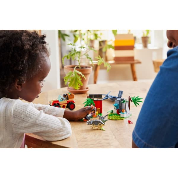 LEGO Jurassic World Räddningscenter för dinosaurieungar 76963