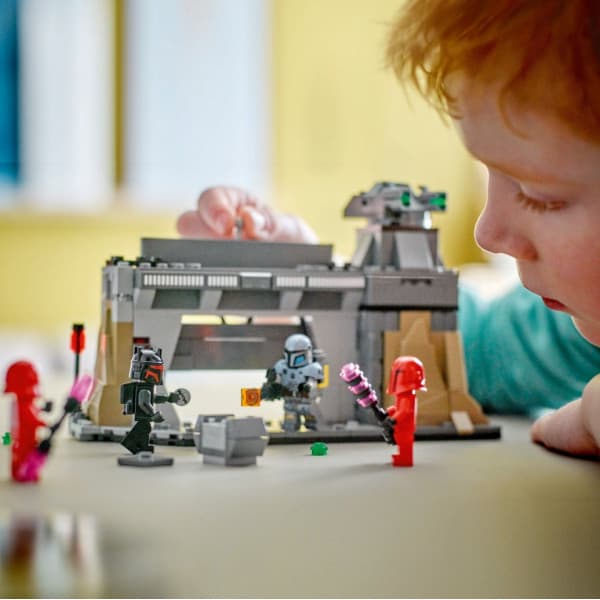 LEGO Star Wars™ Paz Vizsla™ and Moff Gideon™ Battle 75386