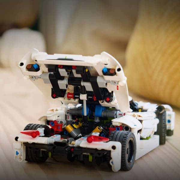 LEGO Technic Koenigsegg Jesko Absolut vit hyperbil 42184