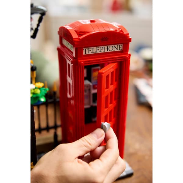 LEGO Ideas Röd telefonkiosk i London Set 21347