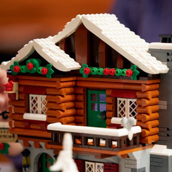LEGO Icons Alpstuga 10325 Byggset (1 517 delar)