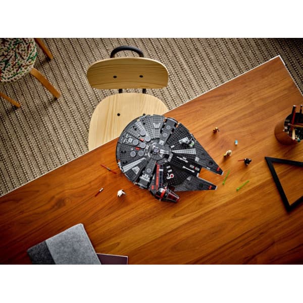 LEGO® Star Wars™ The Dark Falcon Bygbar legetøjsfartøj 75389
