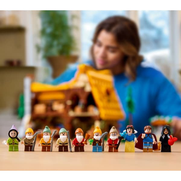 LEGO Disney Snövits och de sju dvärgarnas stuga 43242