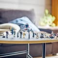 Miniatyrbild 8 av 11: LEGO Star Wars™ Clone Trooper™ & Battle Droid™ Battle Pack 75372
