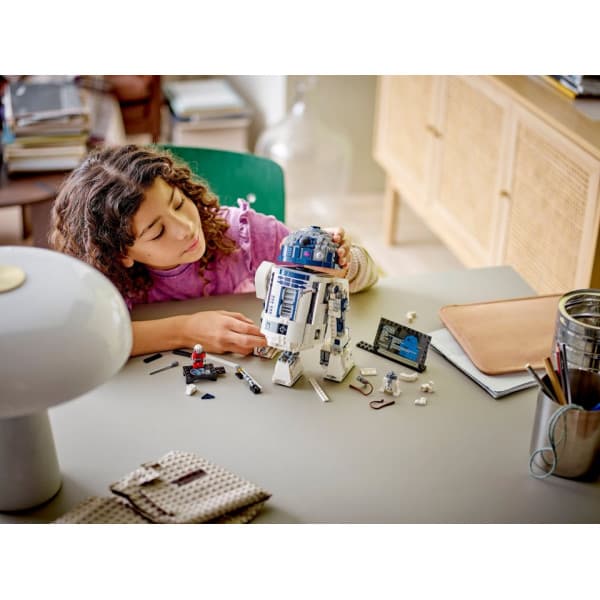 LEGO Star Wars™ R2-D2™ Set 75379