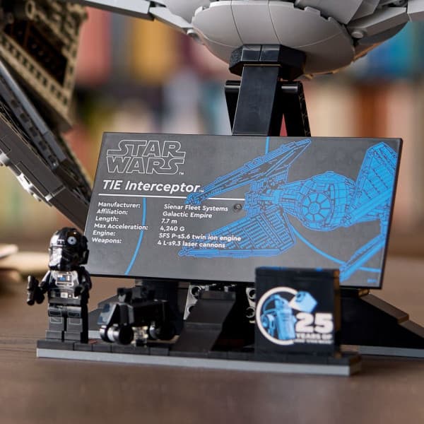 LEGO® Star Wars™ TIE Interceptor™ Byggesæt 75382