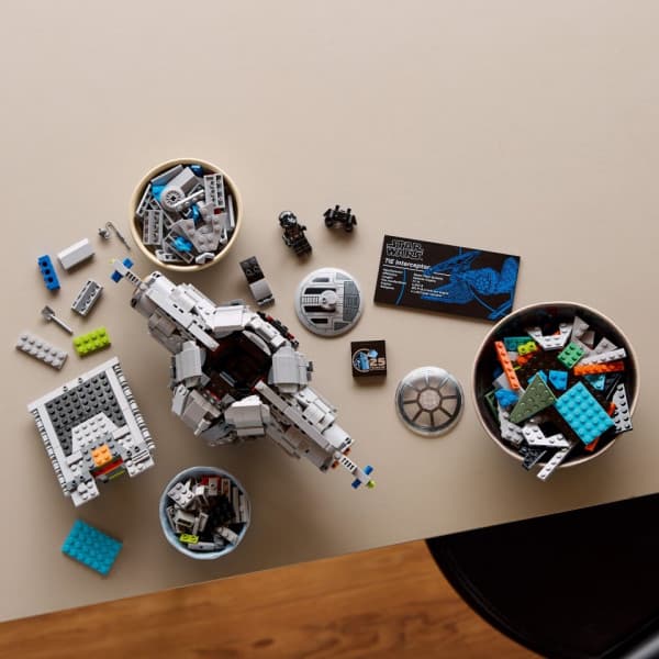 LEGO® Star Wars™ TIE Interceptor™ Byggesæt 75382