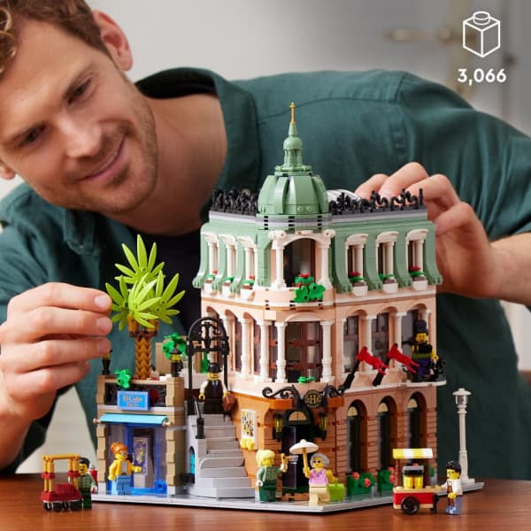 LEGO® Boutiquehotel 10297 Bygget (3.066 dele)