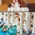 Miniatyrbild 9 av 11: LEGO Architecture 21062 – Trevi-fontänen